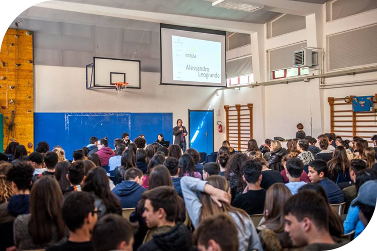 Liceo De Castro, incontro con Alessandro Leogrande, Éntula 2017
